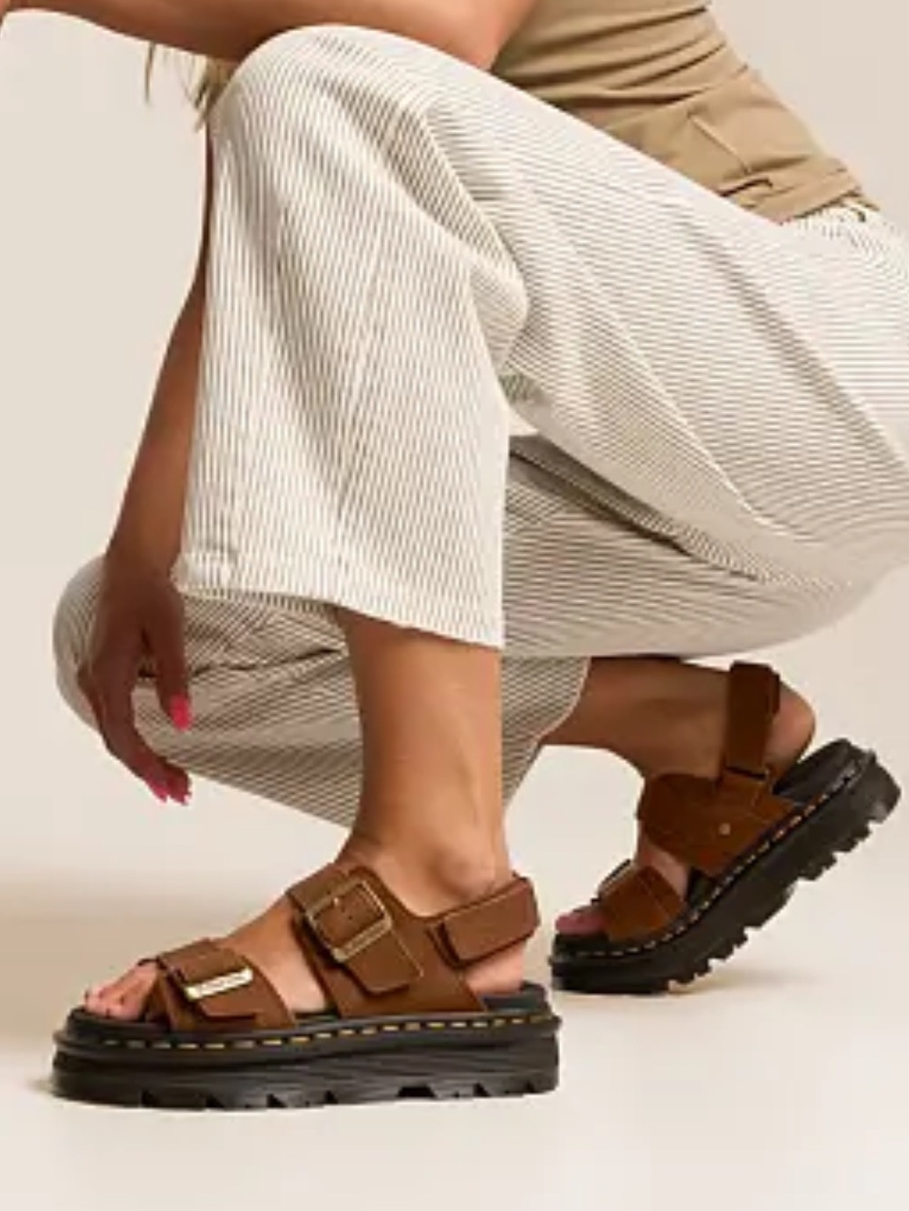 DR. MARTENS Zebzag Leather Sandal, Brown, Size 9, NWOT DISPLAY PAIR